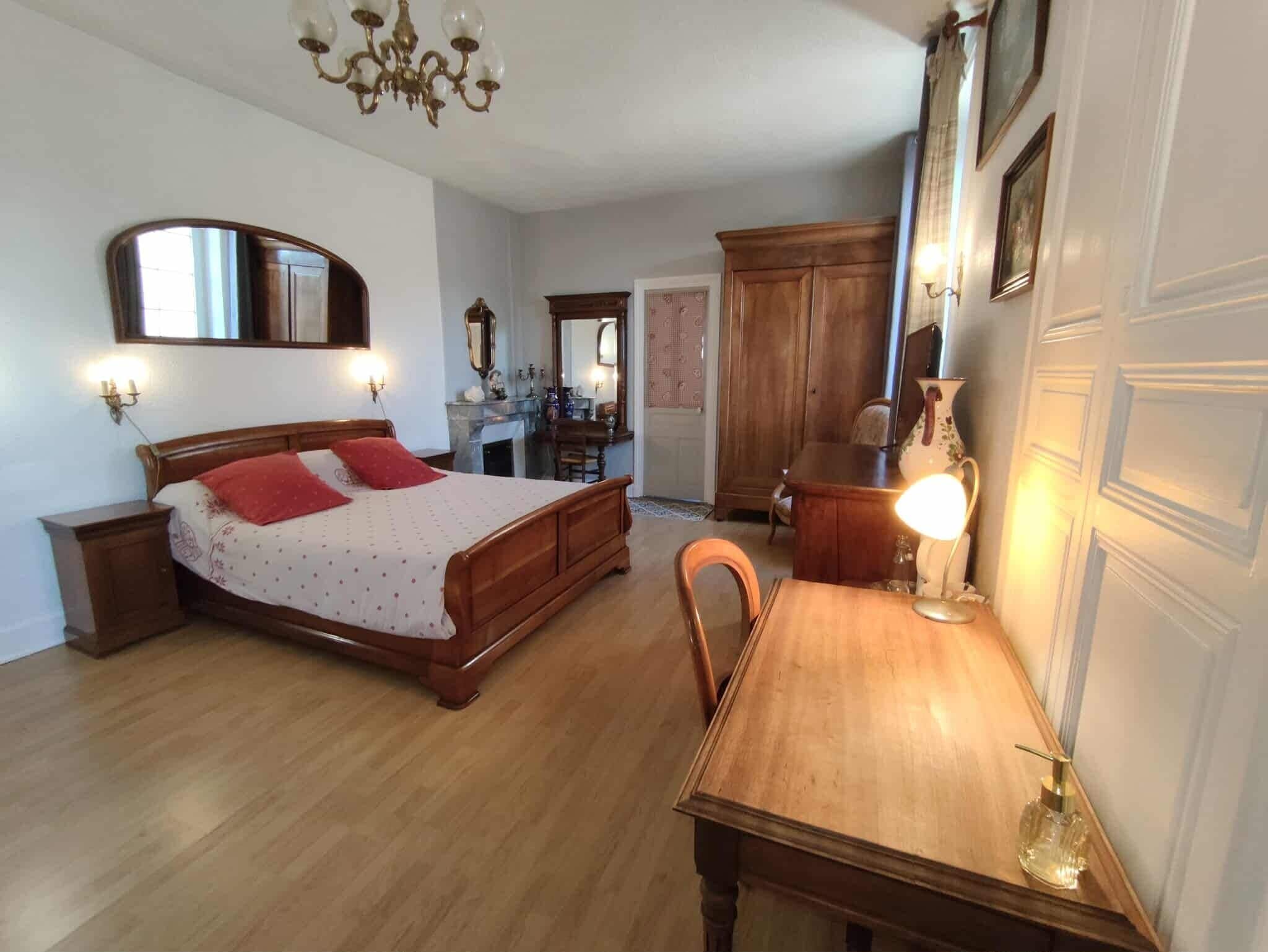 家庭双床房, 独立浴室 (La Grenouille Blanche) | 埃及棉床单、高档床上用品、羽绒被、Select Comfort 床