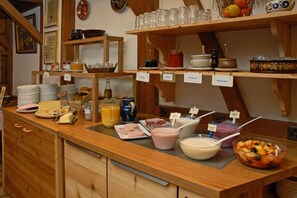 Free daily buffet breakfast