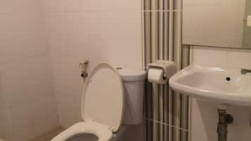 Deluxe Double Room | Bathroom