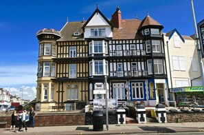 Miscellaneous - The Sands Hotel (Blackpool)