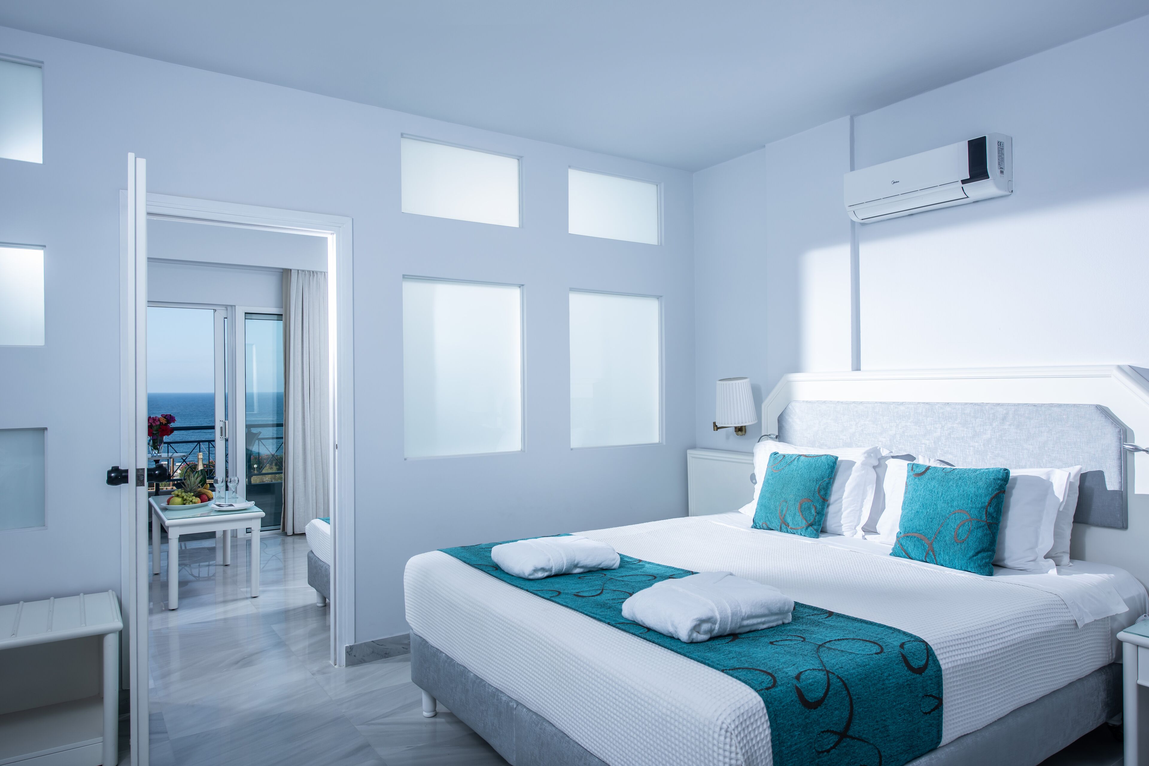 Premium bedding, desk, blackout drapes, soundproofing