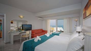 Literie de qualité supérieure, bureau, rideaux occultants