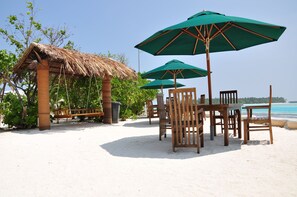 Breakfast, lunch and dinner served - Rashu Hiyaa (Dhiffushi)