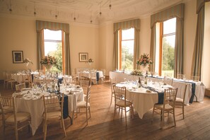 Breakfast, lunch and dinner served - Springkell (Lockerbie)
