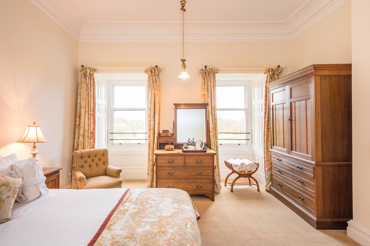 Double Room | Premium bedding, iron/ironing board (on request), WiFi (free)