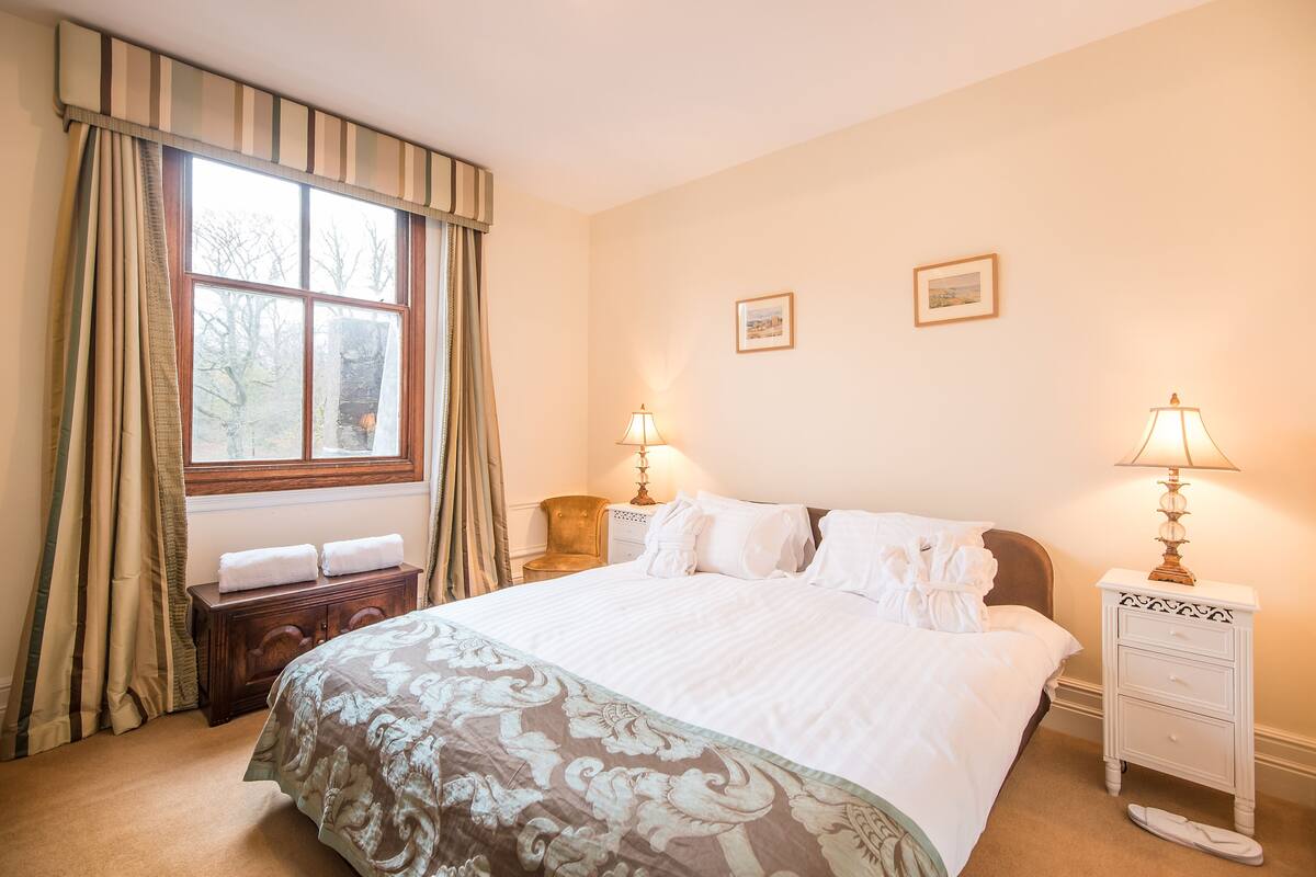 Premium bedding, iron/ironing board (on request), WiFi (free)