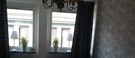 Herbergi fyrir tvo, tvö rúm (Private WC, Shared Shower) | Sérvalin húsgögn, hljóðeinangrun, vöggur/ungbarnarúm, aukarúm