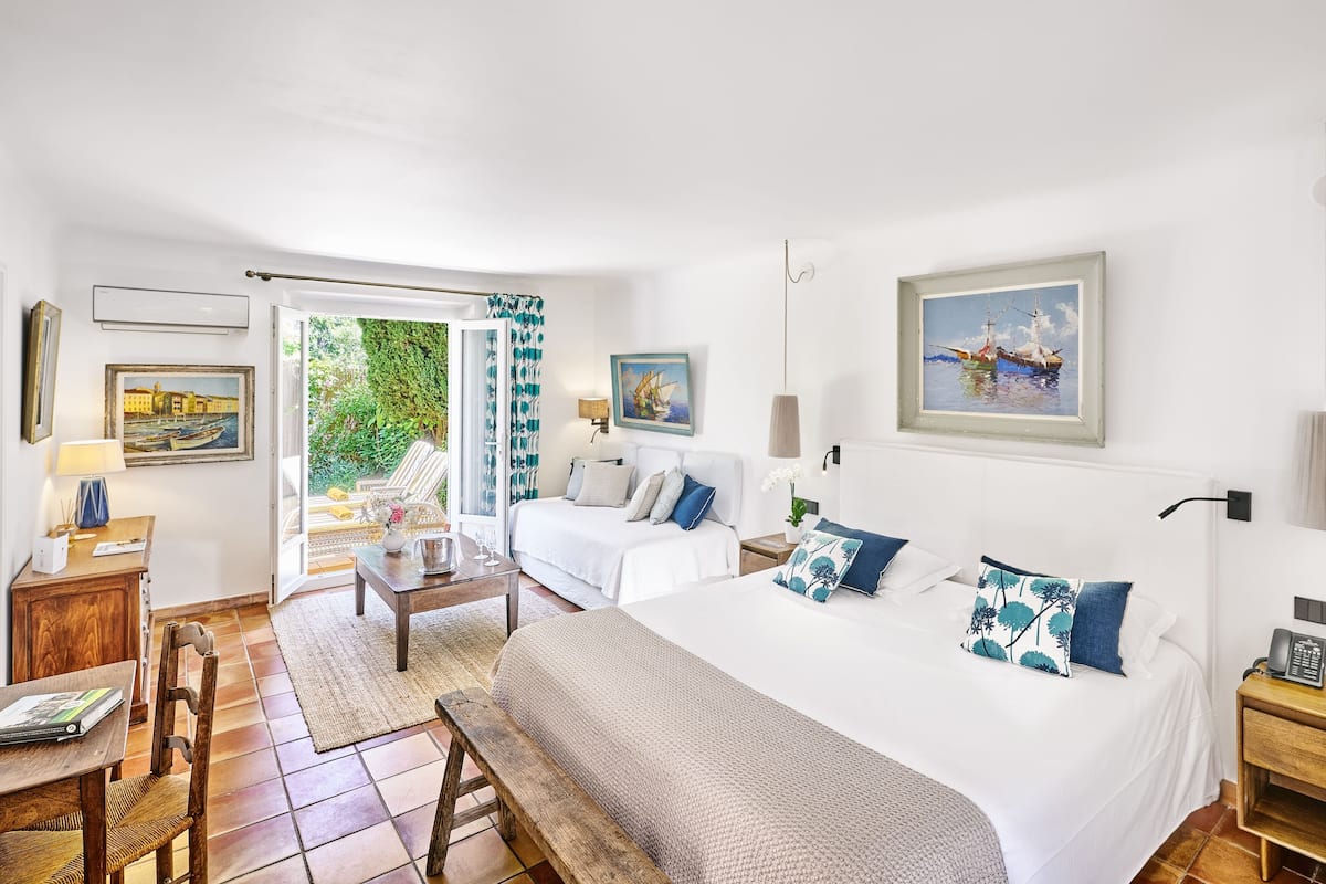 Junior Suite, Terrace | Premium bedding, minibar, in-room safe, desk