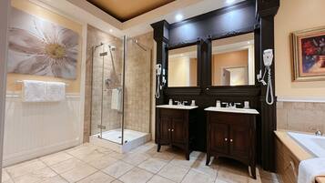 Suite | Bathroom