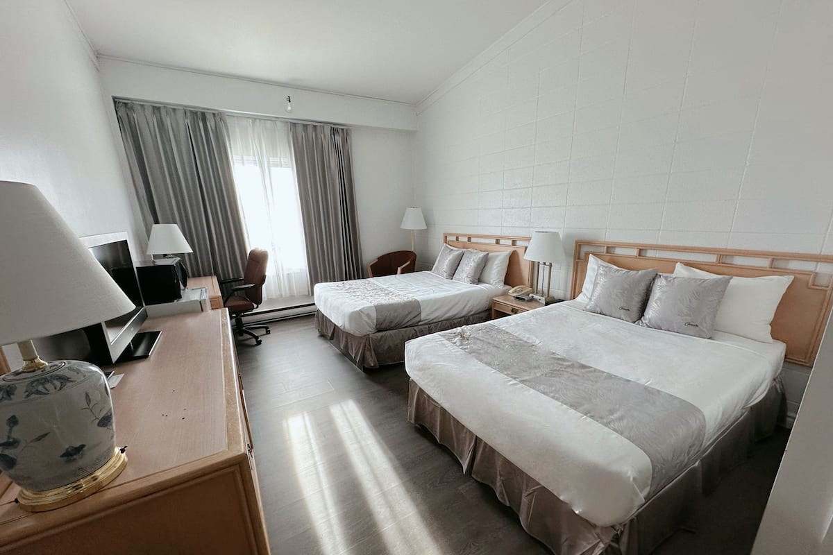 Habitación estándar | Tabla de planchar con plancha, wifi gratis, ropa de cama
