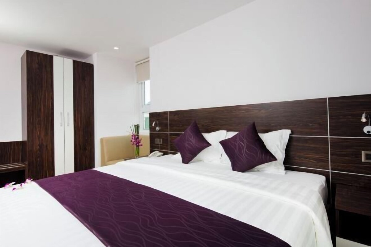Ropa de cama de alta calidad y minibar 