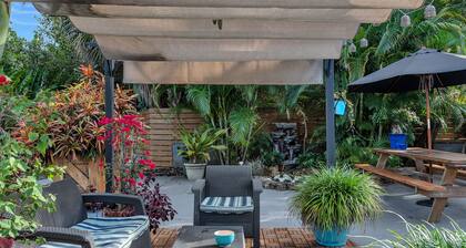 Oasis Hotel