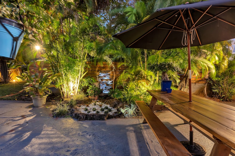 Oasis Hotel