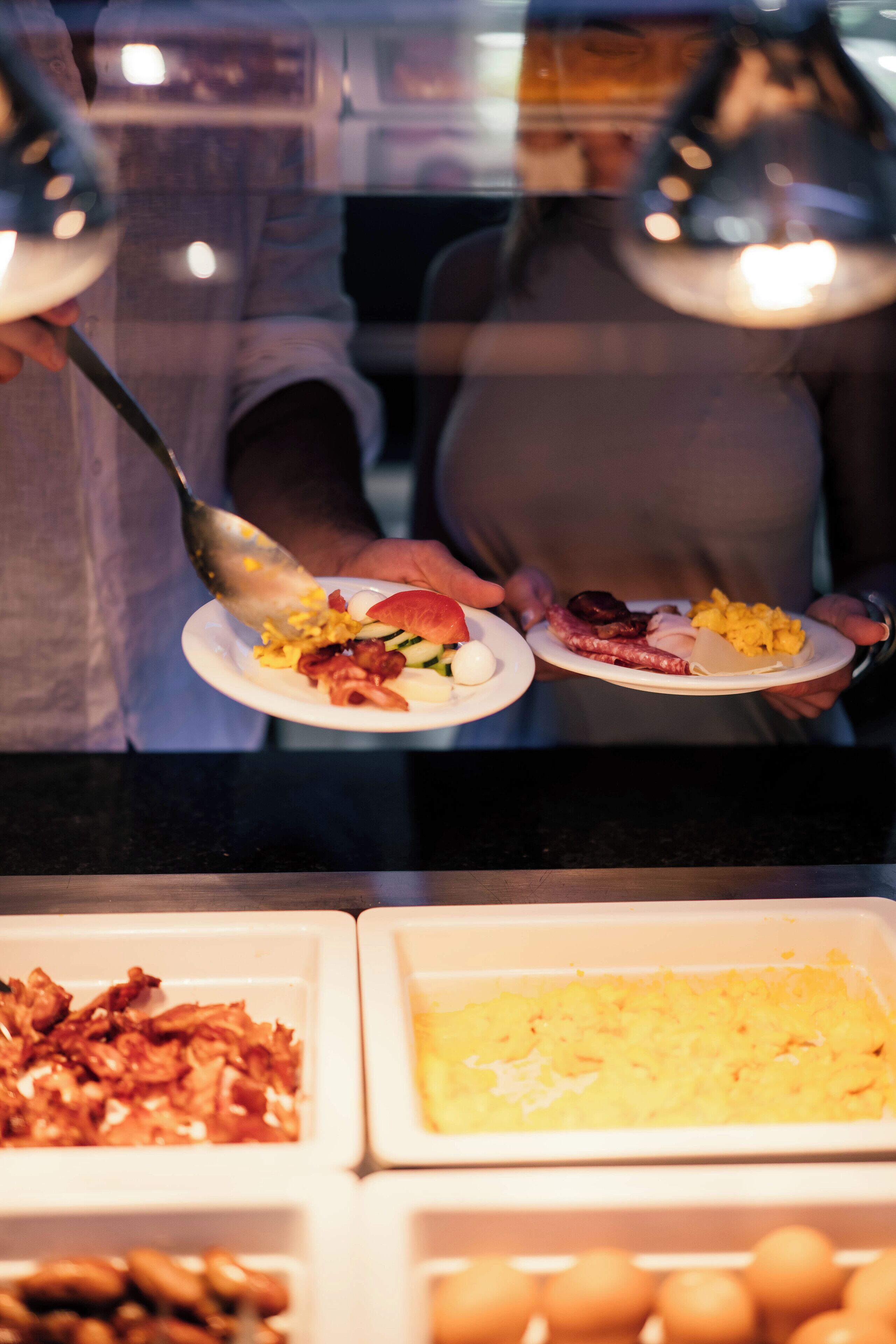 daily buffet breakfast for a fee