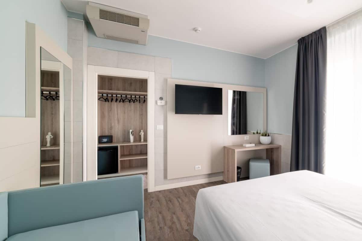 Kamar Deluks | 1 kamar tidur, minibar, brankas, dan meja kerja