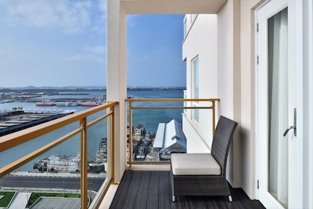 Hochwertige Bettwaren, Zimmersafe, Schreibtisch. Four Points By Sheraton Penghu