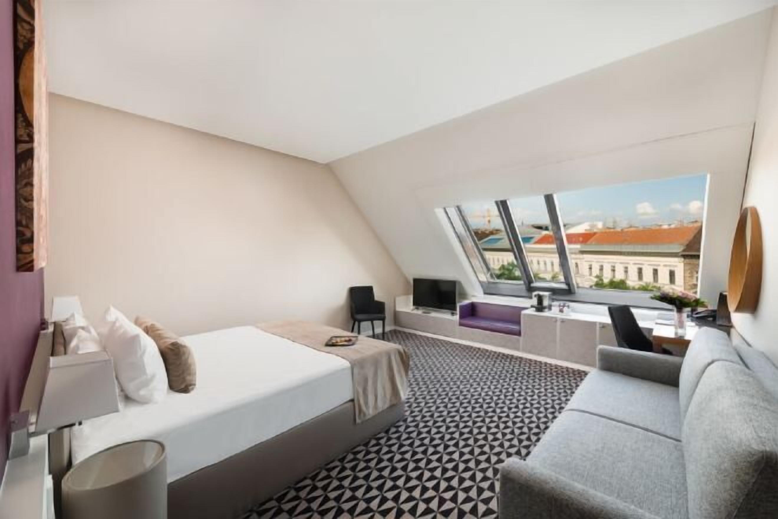 1 bedroom, minibar, in-room safe, desk