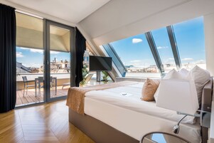 1 bedroom, minibar, in-room safe, desk