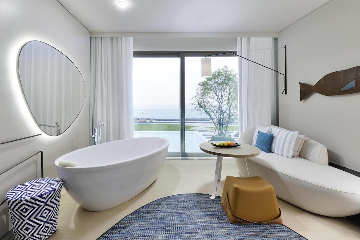 Room, 1 King Bed, Oceanfront (Ocean)