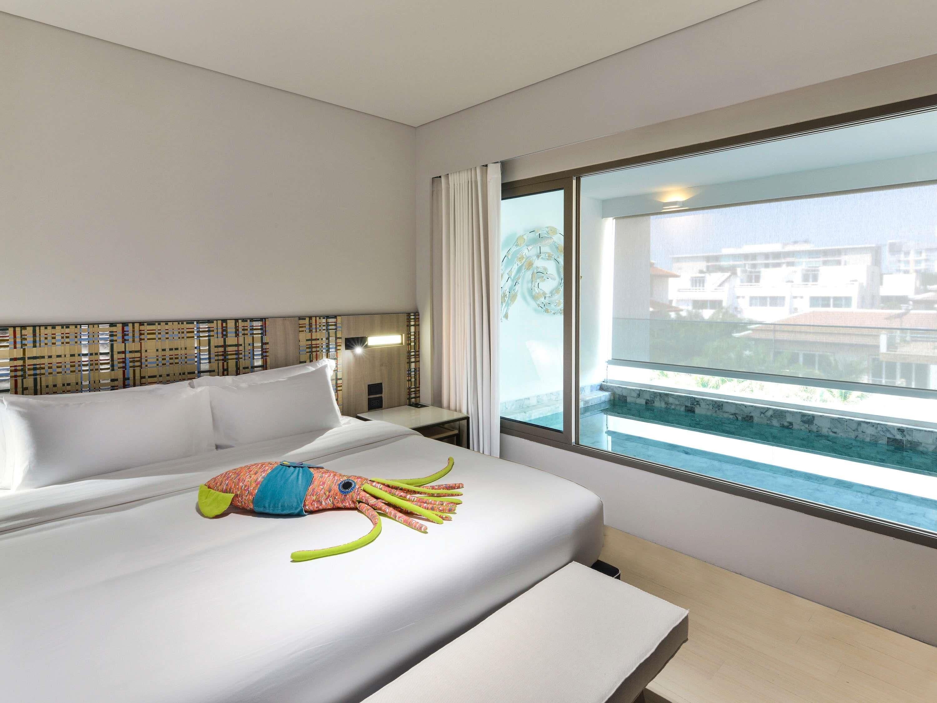 1 chambre, minibar, coffres-forts dans les chambres, bureau