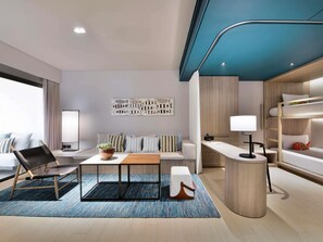 スイート | 1 室のベッドルーム、ミニバー、セーフティボックス (室内)、デスク