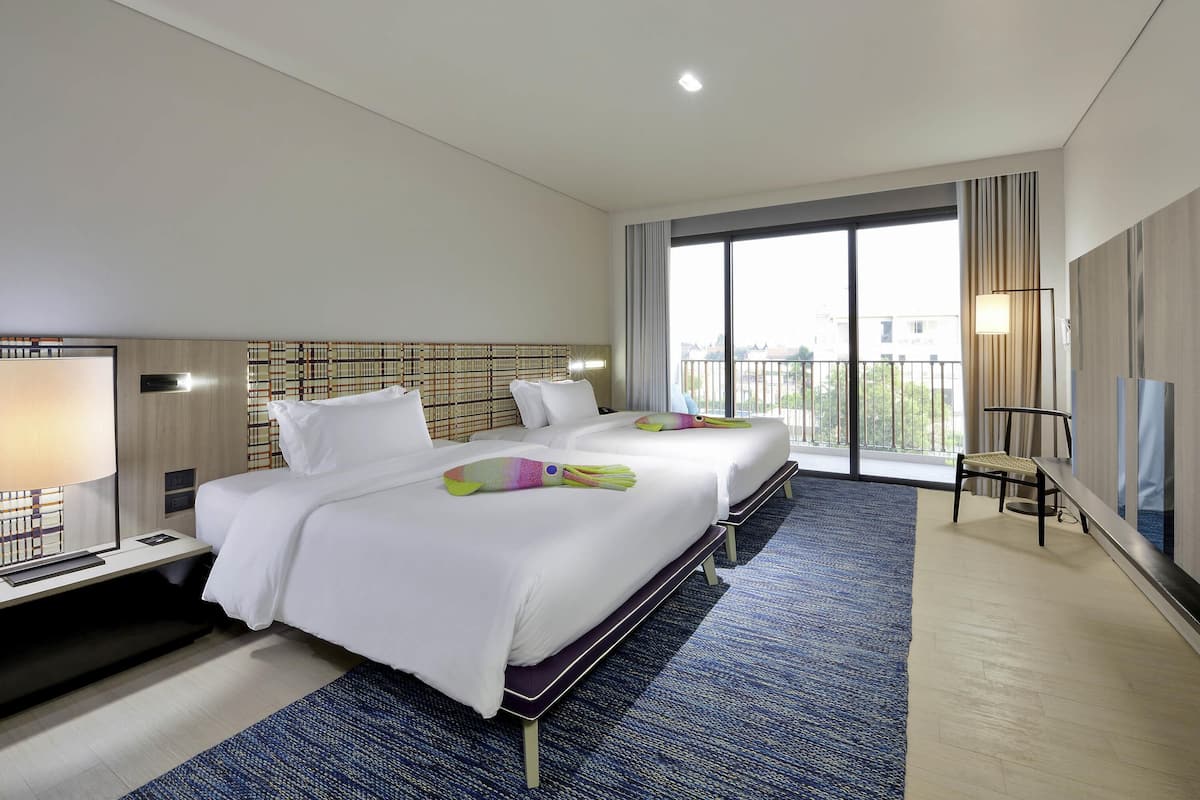 Zweibettzimmer, 2 Einzelbetten, Meerblick (Seascape) | 1 Schlafzimmer, Minibar, Zimmersafe, Schreibtisch