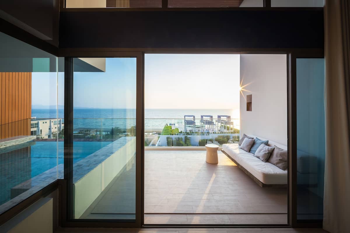 Villa, 1 King Bed (Sky Pool) | 1 bedroom, minibar, in-room safe, desk