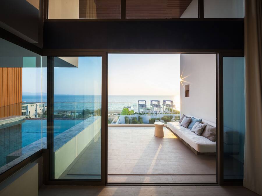 Vila, 1 Tempat Tidur King (Sky Pool) | 1 kamar tidur, minibar, brankas, dan meja kerja