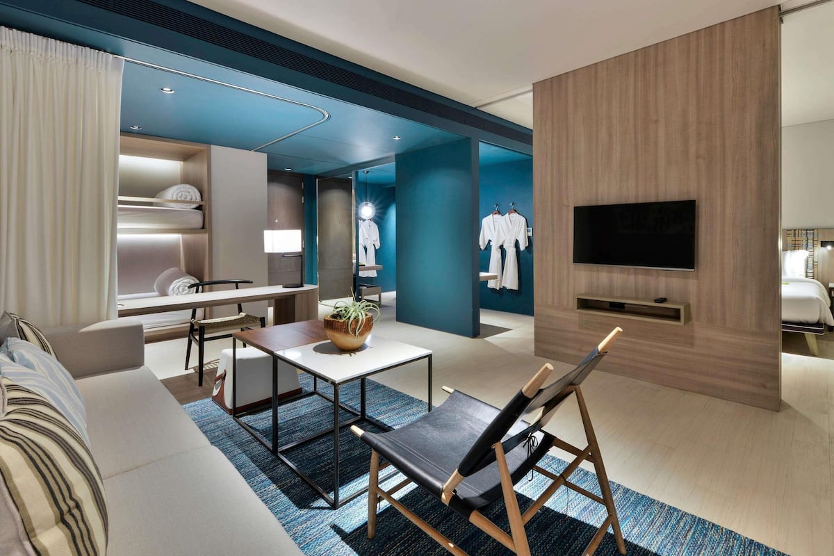 Suite | 1 habitación, minibar, caja de seguridad en la habitación y escritorio