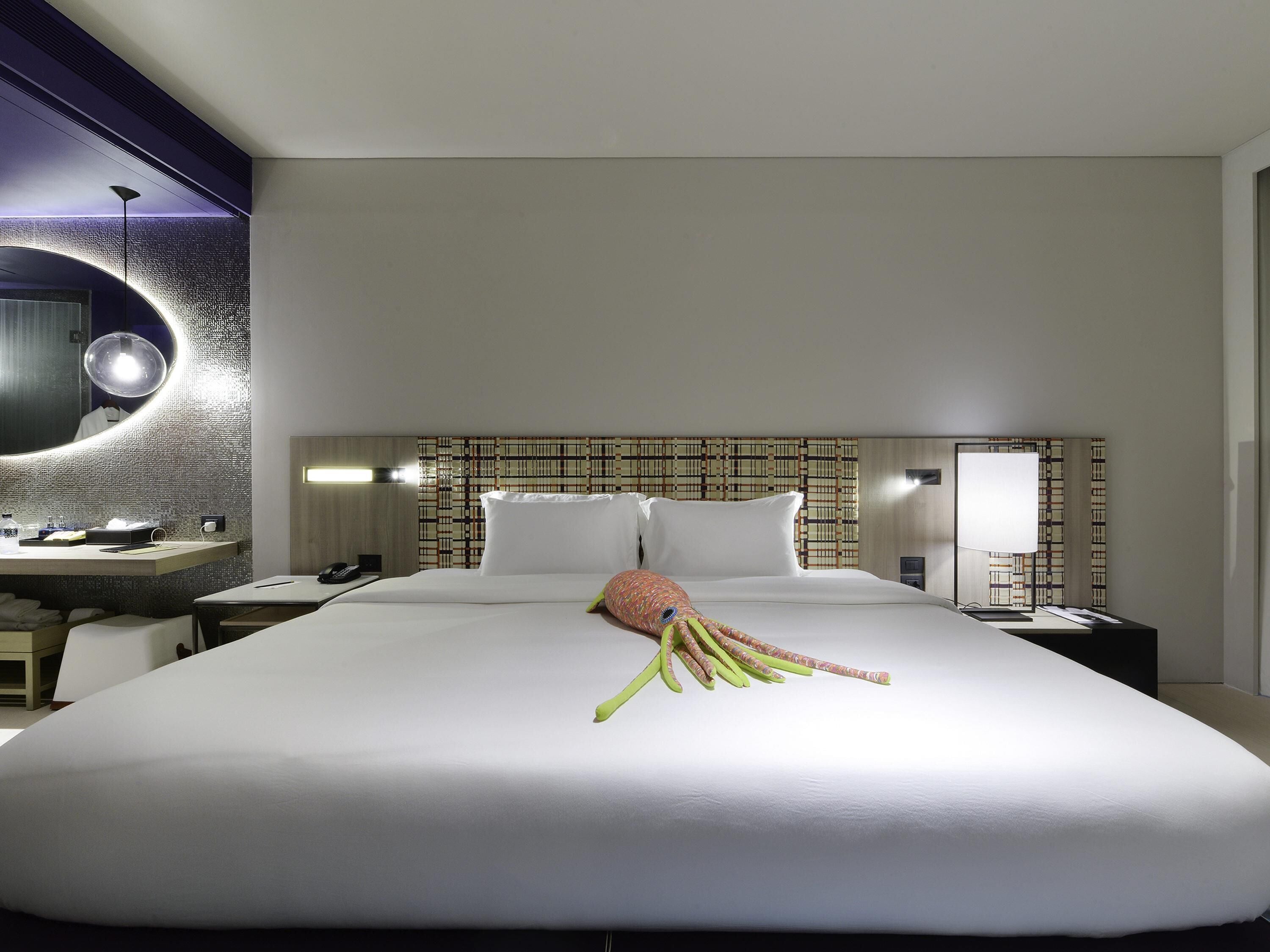 1 chambre, minibar, coffres-forts dans les chambres, bureau