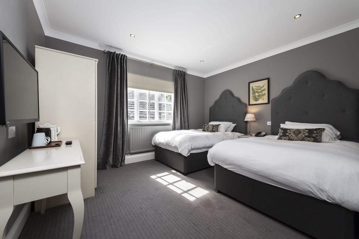 Twin Room | 1 bedroom, individually decorated, free WiFi, bed sheets