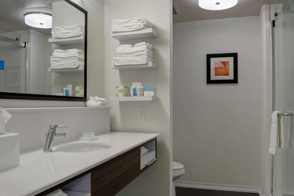 Bathroom | Free toiletries, hair dryer, towels, soap