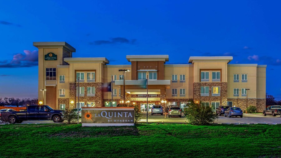 La Quinta Inn & Suites by Wyndham Luling