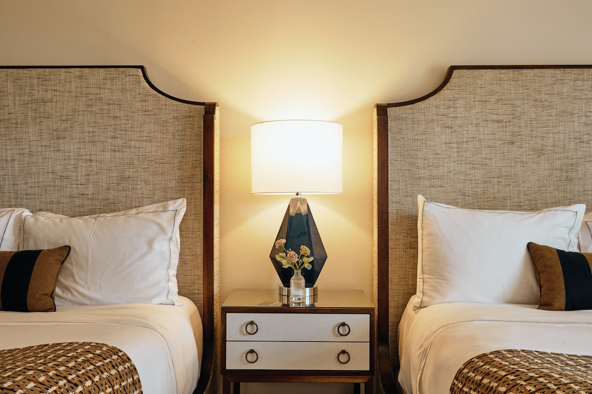 1 bedroom, egyptian cotton sheets, premium bedding, pillow-top beds