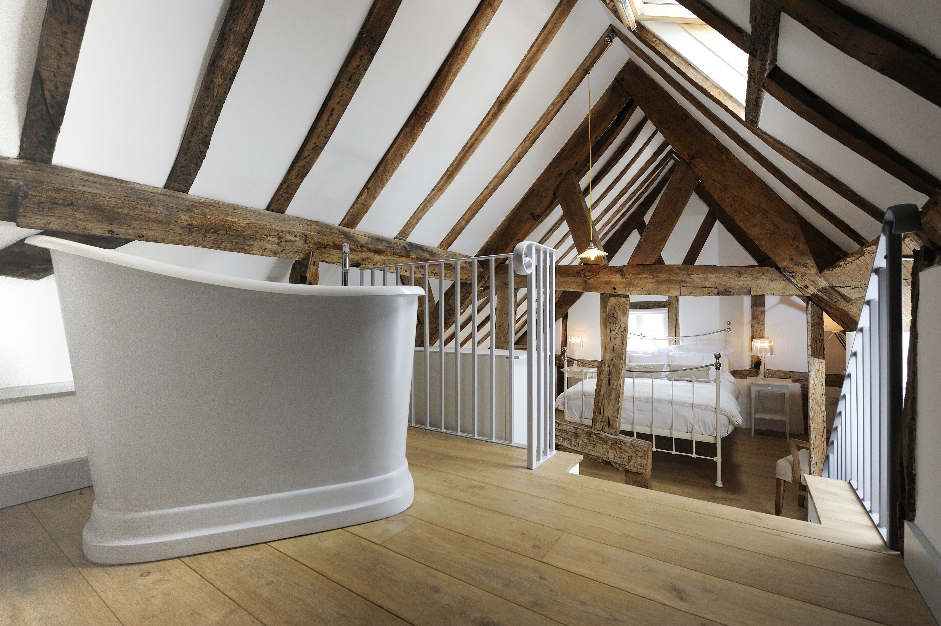 suite (loft) | desk, iron/ironing board, free wifi, bed sheets