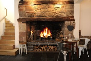 Breakfast, lunch, dinner served; local cuisine 