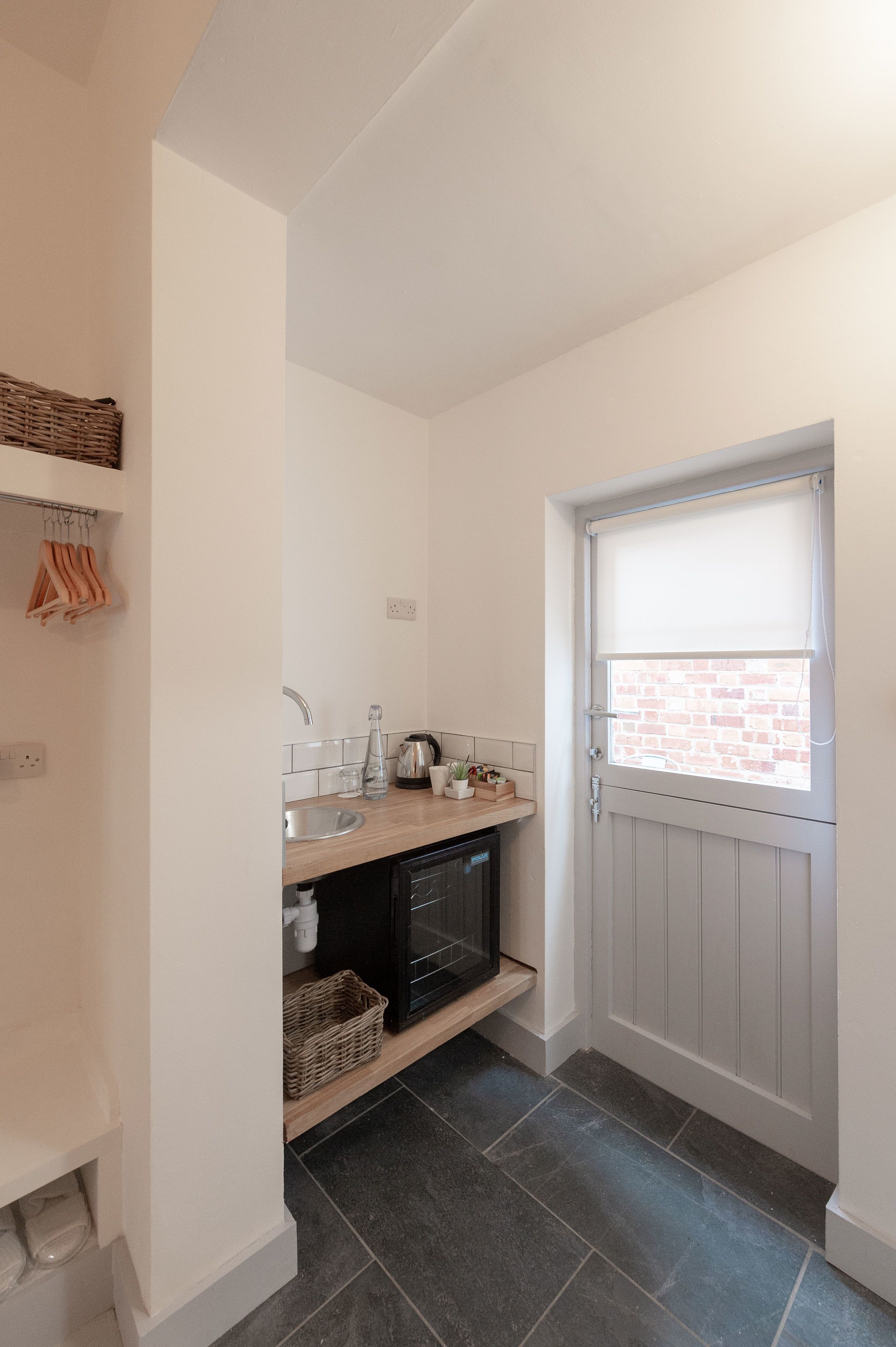 classic studio, 1 king bed, refrigerator | in-room dining