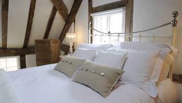 Room (Loft) | Iron/ironing board, free WiFi, bed sheets