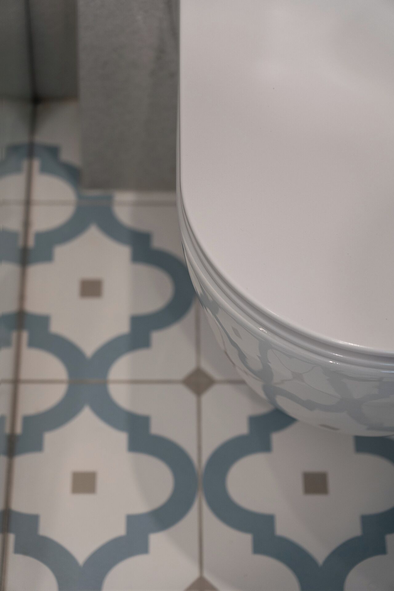 standard studio, partial sea view | bathroom | shower, free toiletries, hair dryer, towels