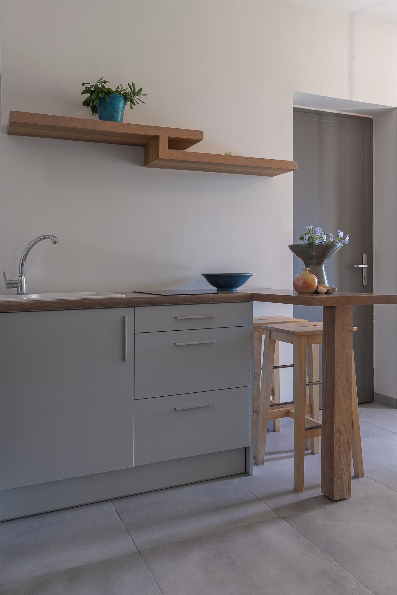 superior suite, 2 bedrooms, garden view | private kitchen | fridge, stovetop, coffee/tea maker, cookware/dishes/utensils