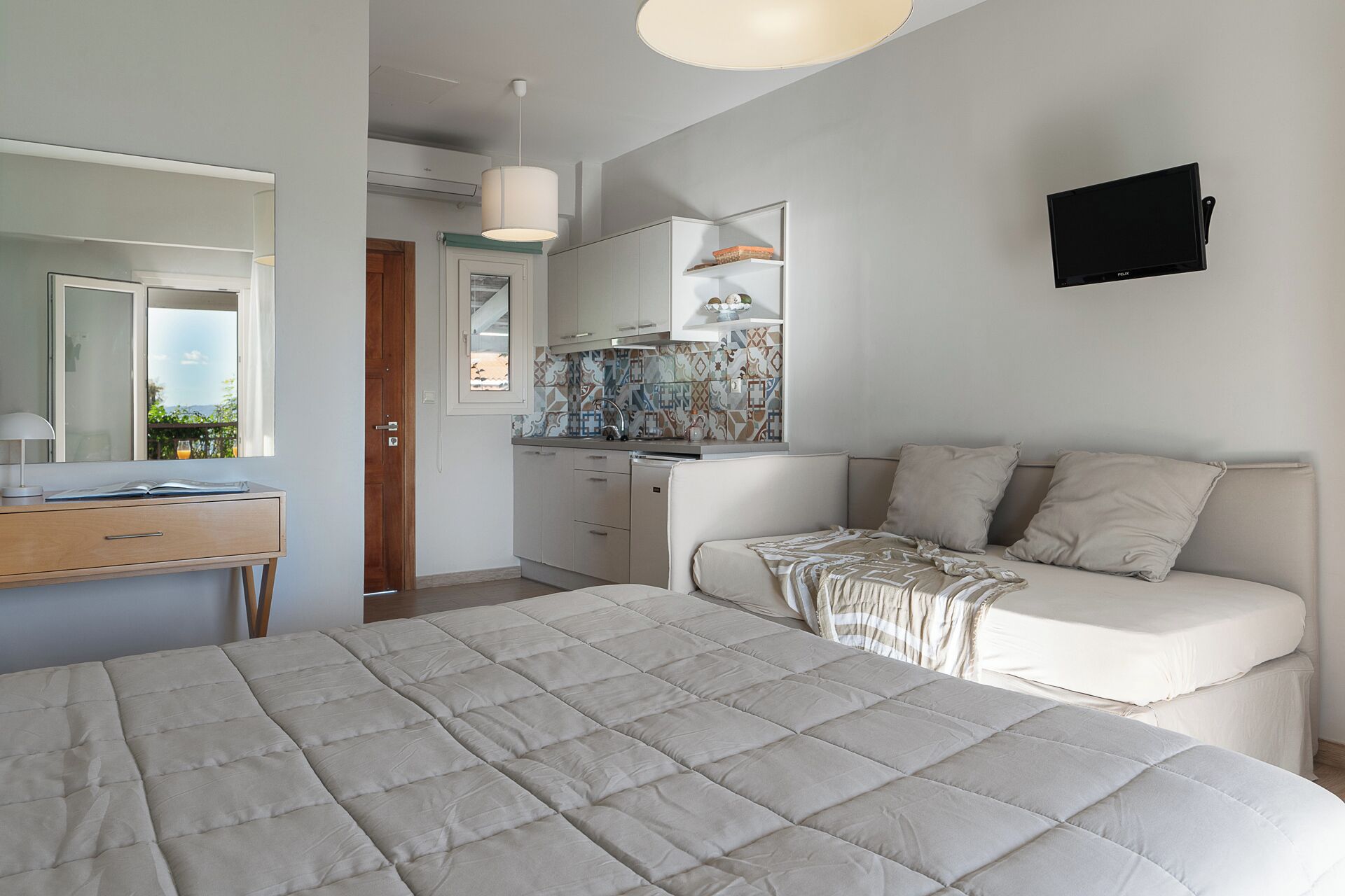 superior studio, partial sea view | in-room safe, soundproofing, iron/ironing board, free cots/infant beds