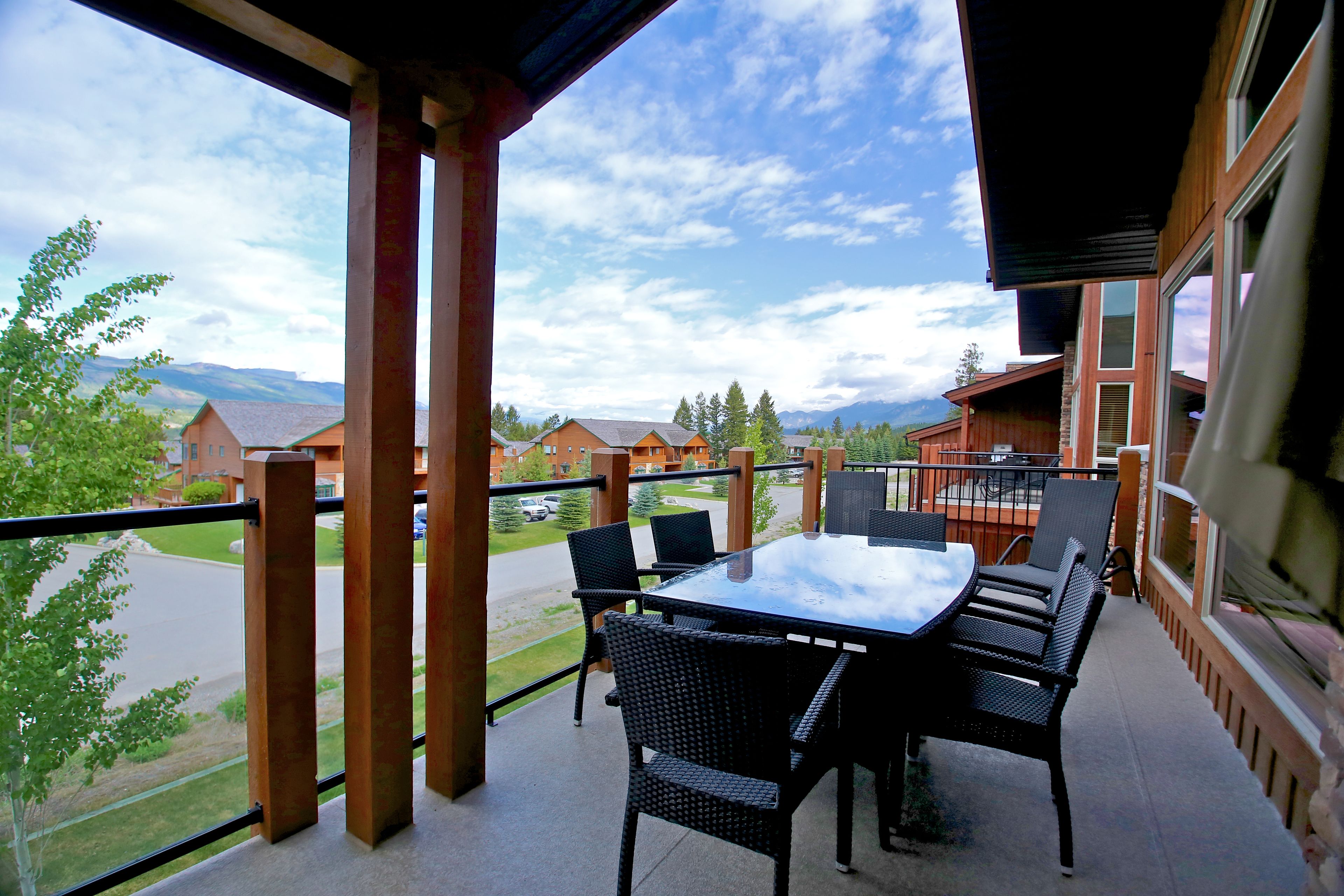 Luxury Townhome, 2 Bedrooms, Mountain View (Pet friendly) | Balcony