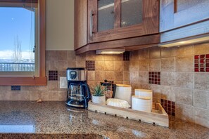 奢华联排别墅, 3 间卧室, 壁炉, 山景 | 私人厨房 | 冰箱、微波炉、烤箱、炉灶