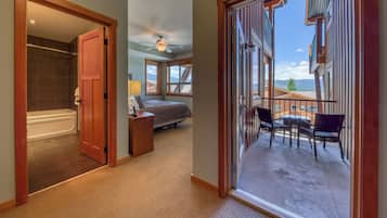 Luxury Townhome, 3 Bedrooms | Living area | Flat-screen TV, fireplace, DVD player, iPod dock