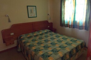Blackout drapes, free cribs/infant beds, WiFi - Bungalows Grimanesa (San Bartolomé de Tirajana)