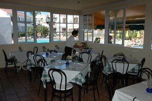 Breakfast, dinner served; Mediterranean cuisine, al fresco dining 