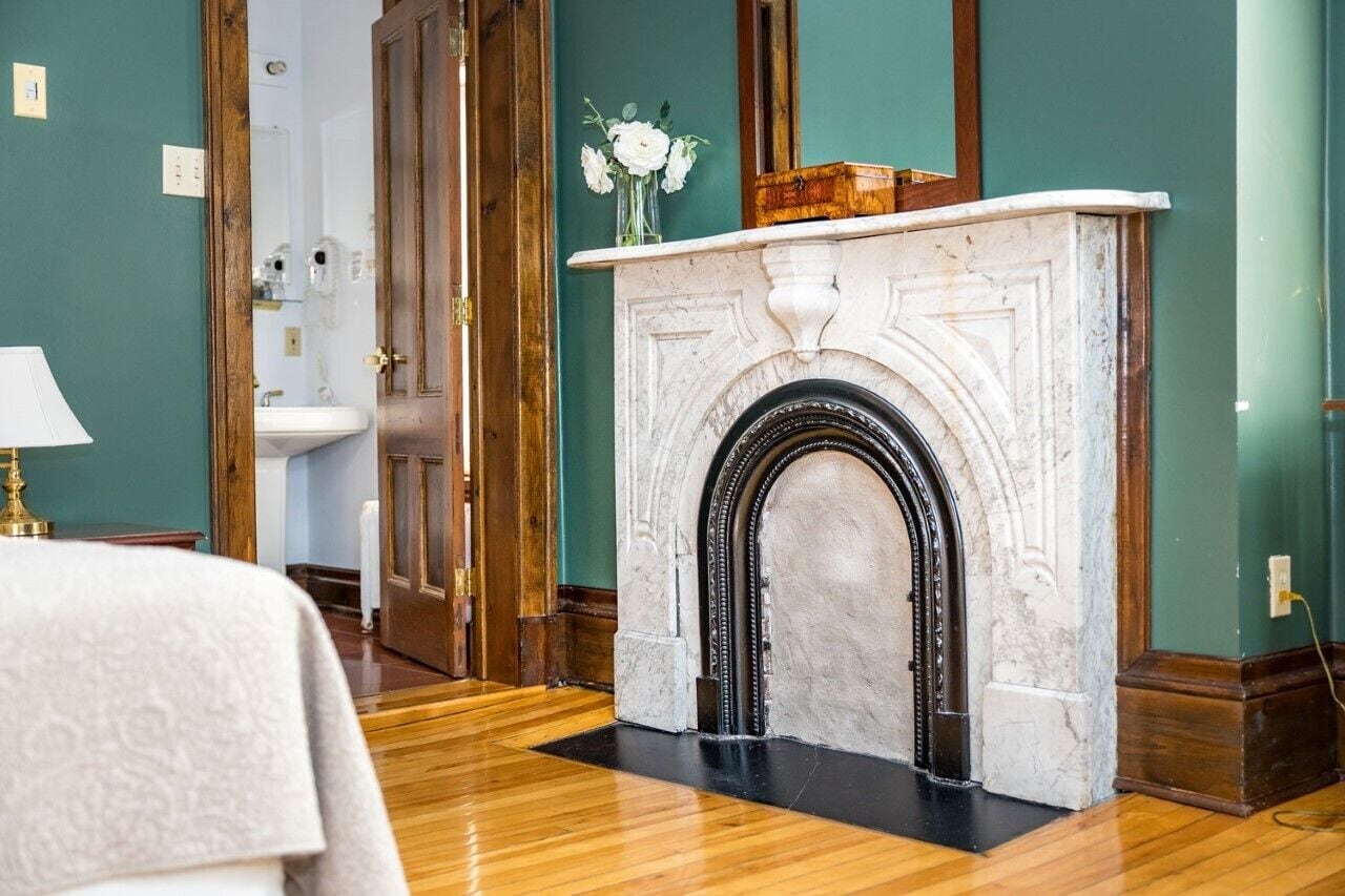 Chambre, 1 très grand lit | Literie hypoallergénique, bureau, chambres insonorisées