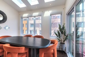 Living area - Apartment & Studio (Montreal)
