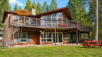 House, 4 Bedrooms | Terrace/patio