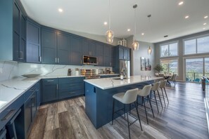 Cabin Premium | Bếp riêng | Tủ lạnh, dụng cụ pha cà phê/trà, dụng cụ nấu nướng/bát dĩa/dao nĩa 